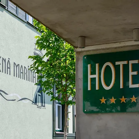 ホテル Zelena Marina Vrchlabí